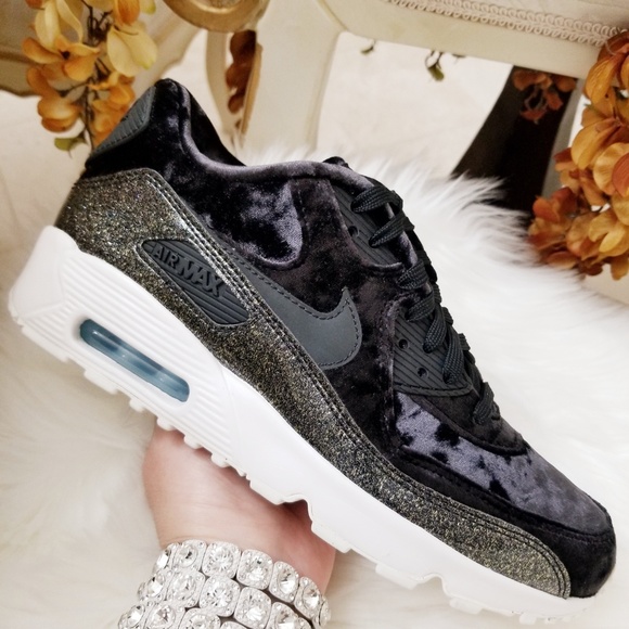 Nike Air Max 90 Pinnacle Velvet Shoes - Picture 2 of 8